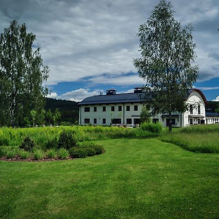 Hotel Statek Blatiny Sněžné Esterno foto