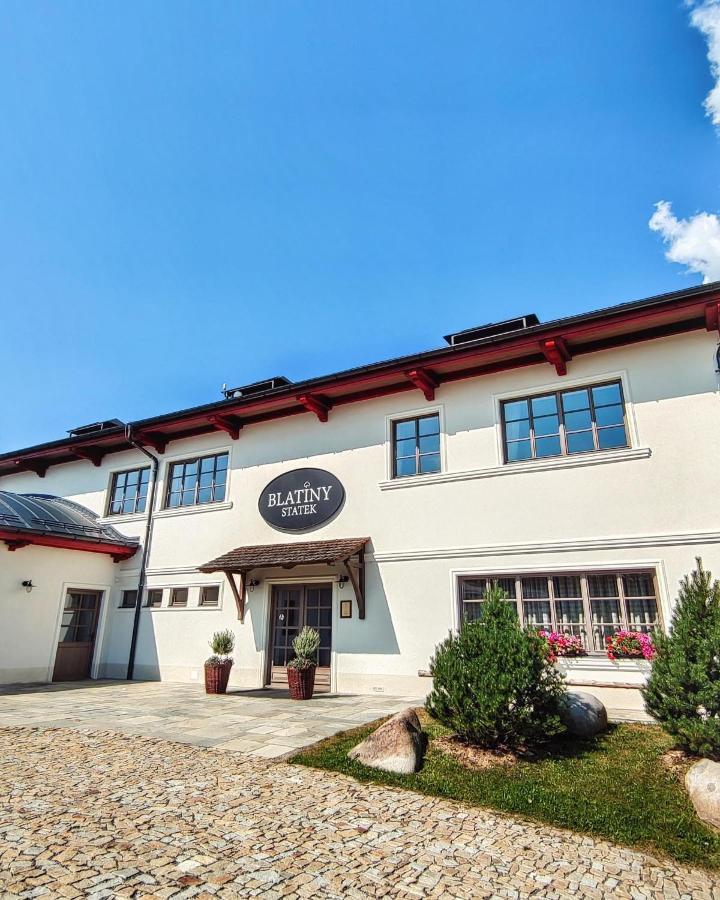Hotel Statek Blatiny Sněžné Esterno foto