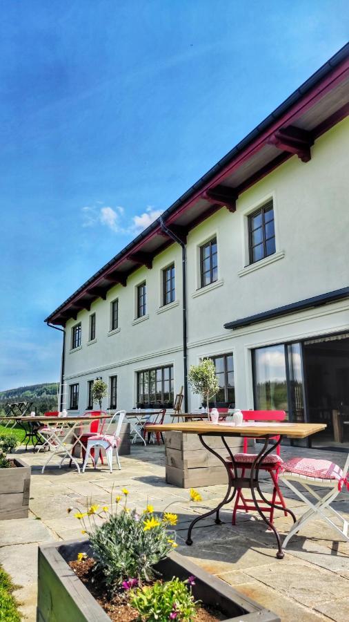 Hotel Statek Blatiny Sněžné Esterno foto